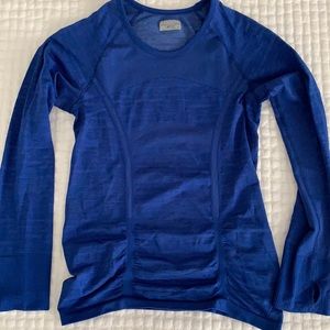 Athleta long sleeve top